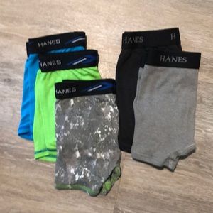 Boys size small Hanes boxer briefs